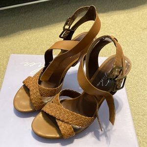 Marc Fisher Womens Size 8 brown heels